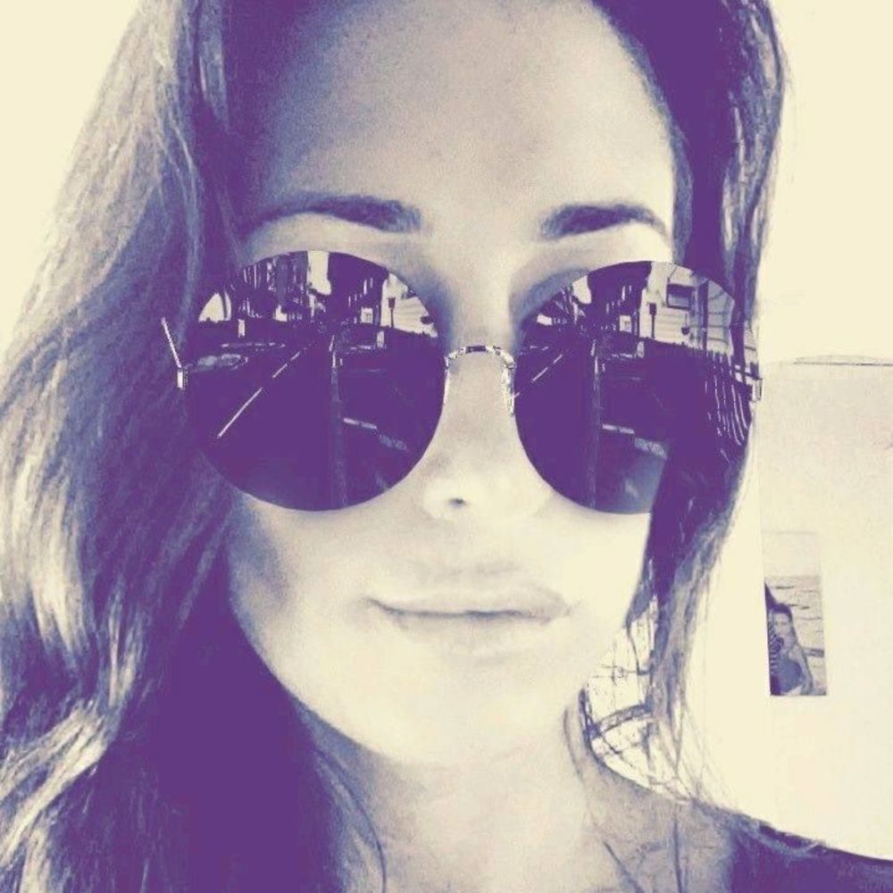 Meet your Posher, Claudia